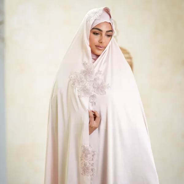 چادر عروس دانتل دوزی