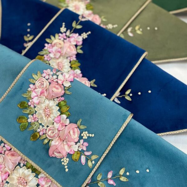 جانماز دو تکه ربان دوزی طرح دسته گل