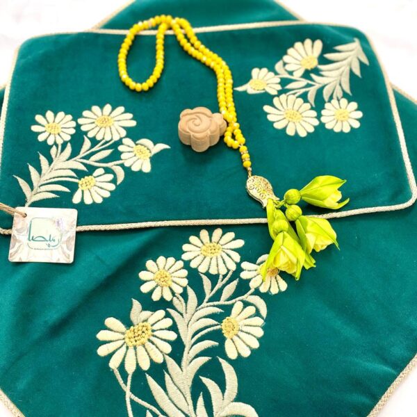 جانماز دو تکه گلدوزی طرح بابونه