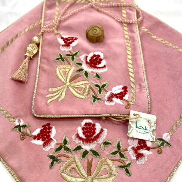 جانماز دو تکه گلدوزی طرح دسته گل