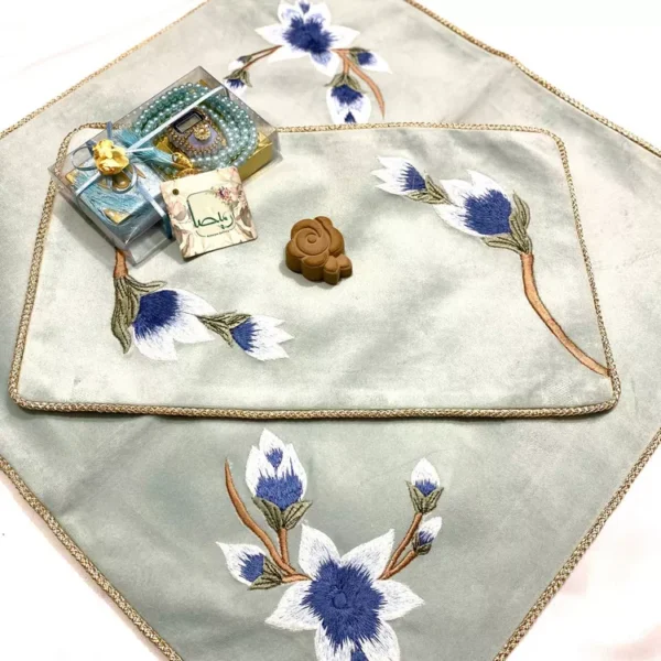 جانماز دو تکه گلدوزی طرح گل ارکیده